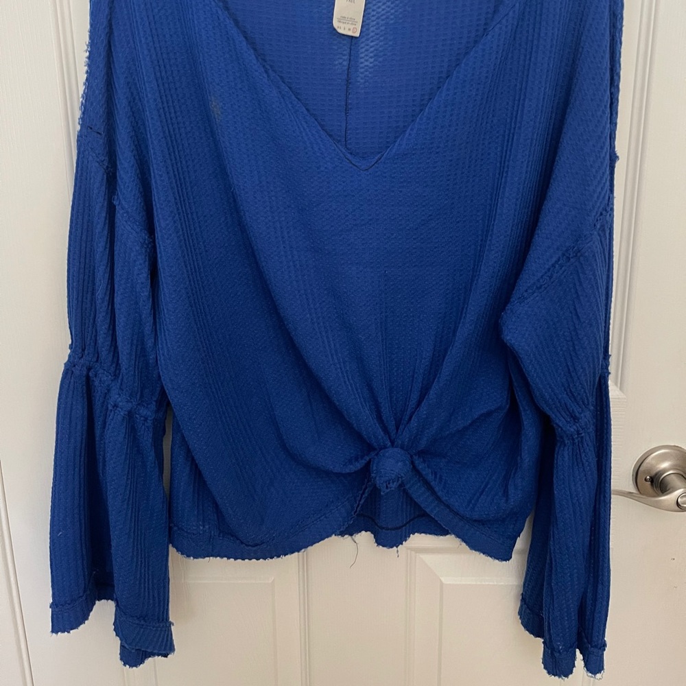 FREE PEOPLE SWEATER - Picture 3 of 4